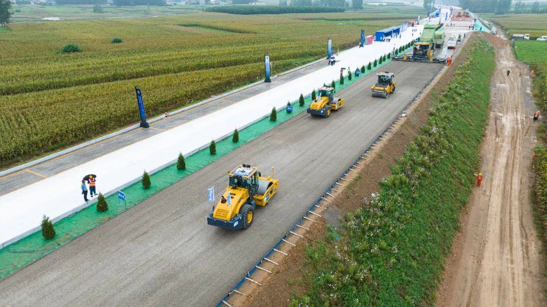 十六年匠心研发五千多公里实地验证：徐工智慧施工技术成套道路装
