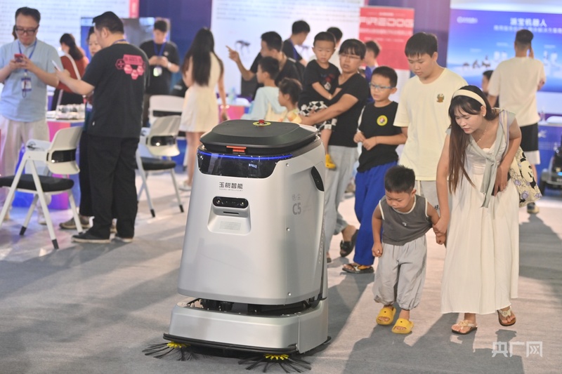 福建南安：低空经济融入“AI产业”新元素(图2)