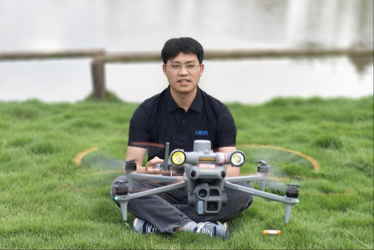 新职业面对面｜无人机群飞行规划员 驾驭天空的“幕后军师”
