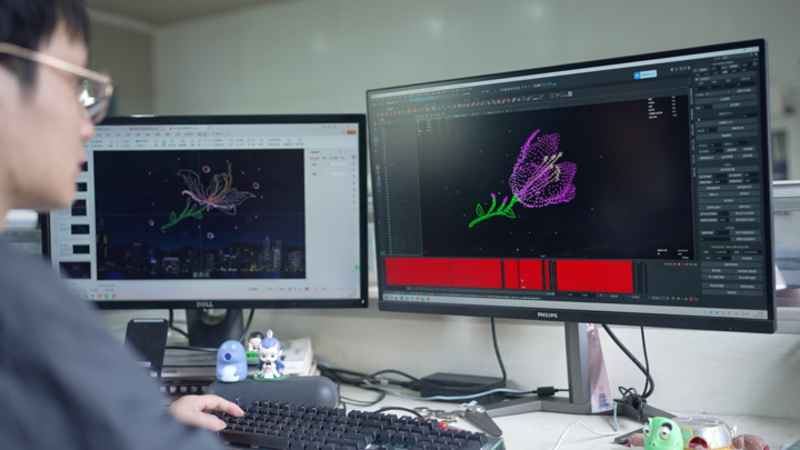 Z世代·新职潮丨无人机群飞行规划员：在技术与人文的交界中翱翔(图2)