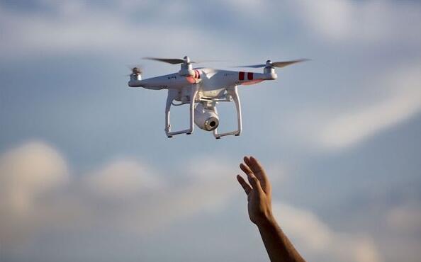 “硬科硬客”2025年会闭门研讨之五 低空经济产业加速崛起 精细分工、宽幅协同、AI赋能齐驱并进(图1)