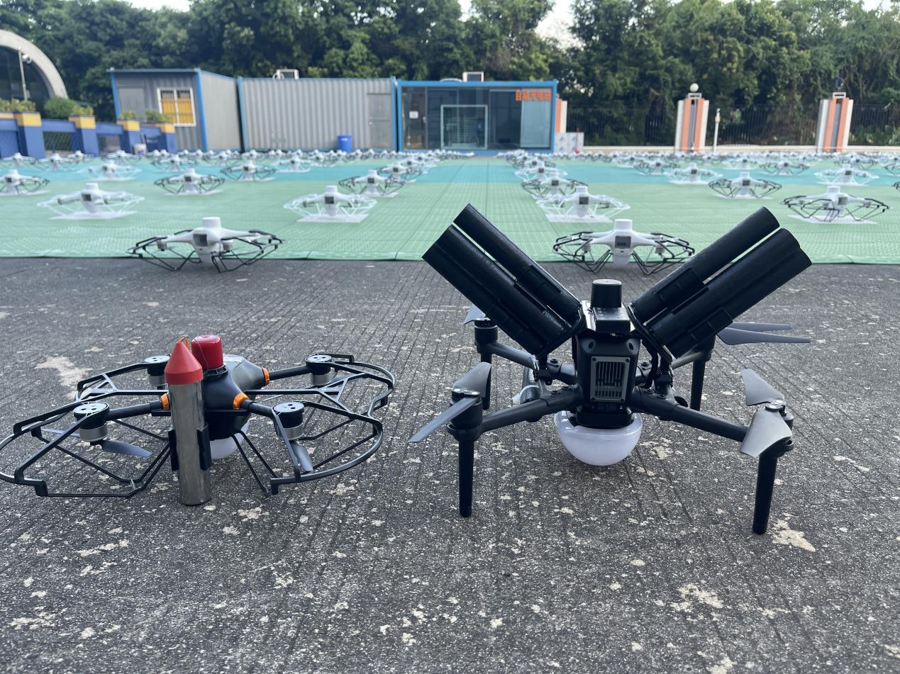 无人机编队表演技术演进：从单一灯光到多元挂载的全场景时代(图4)