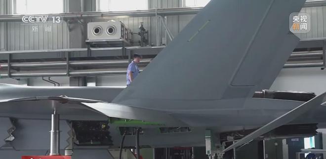 自信！歼-35生产线公开中国五代机全面跨越(图3)