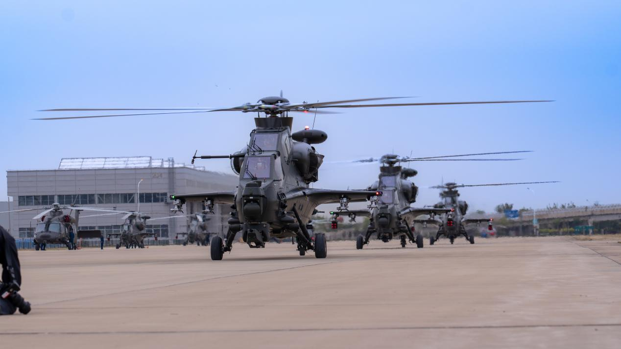 陆军多型直升机顺利转场天津 第七届直博会飞行盛宴即将拉开序幕(图1)