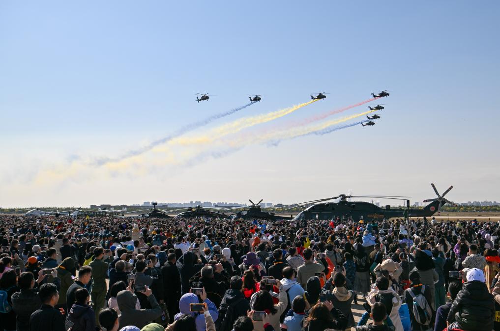 从直升机博览会看低空经济新业态(图1)