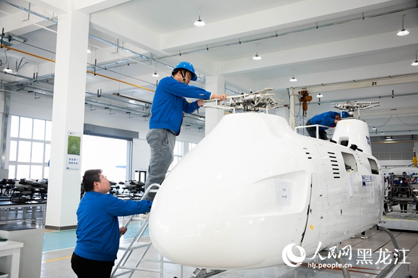 “空中重卡”T1400无人直升机成功首航(图2)