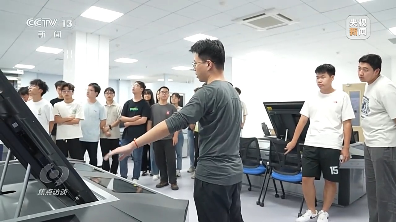 焦点访谈丨专业“上新” 人才“出新” 探寻教育新赛道(图8)