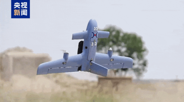 硬核场面！机器狗扛枪冲锋无人机蜂群突袭人机协同太燃了！(图9)