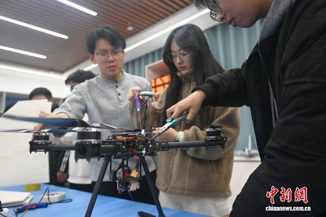 甘肃高校学子研制无人机：“算法”优化赋“智慧”(图10)