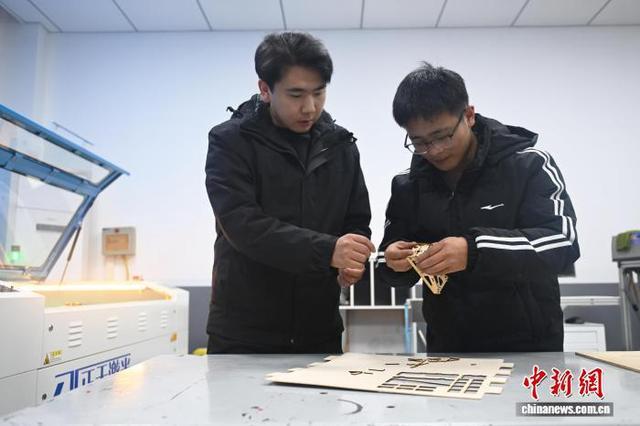 甘肃高校学子研制无人机：“算法”优化赋“智慧”(图7)