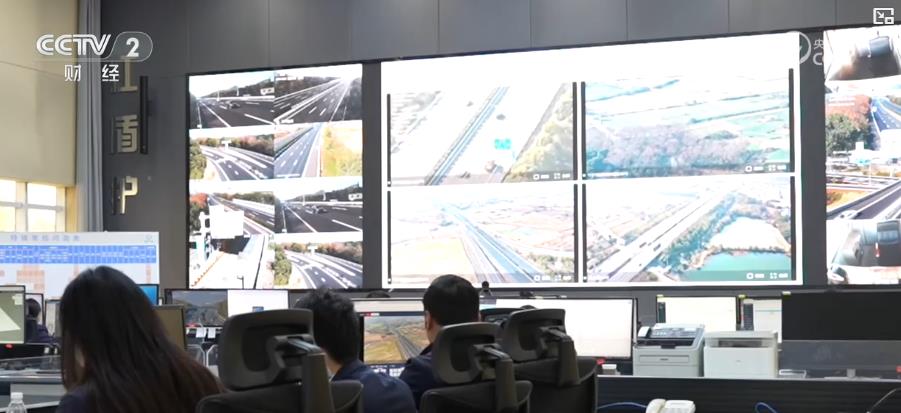 无人机群飞行规划员：新职业汇集“跨界人才” 勾勒低空经济“人才地图”