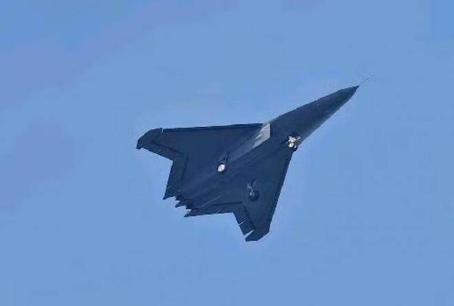 中国歼-50高调试飞三大细节让美直言无法追赶空战或将改写(图8)