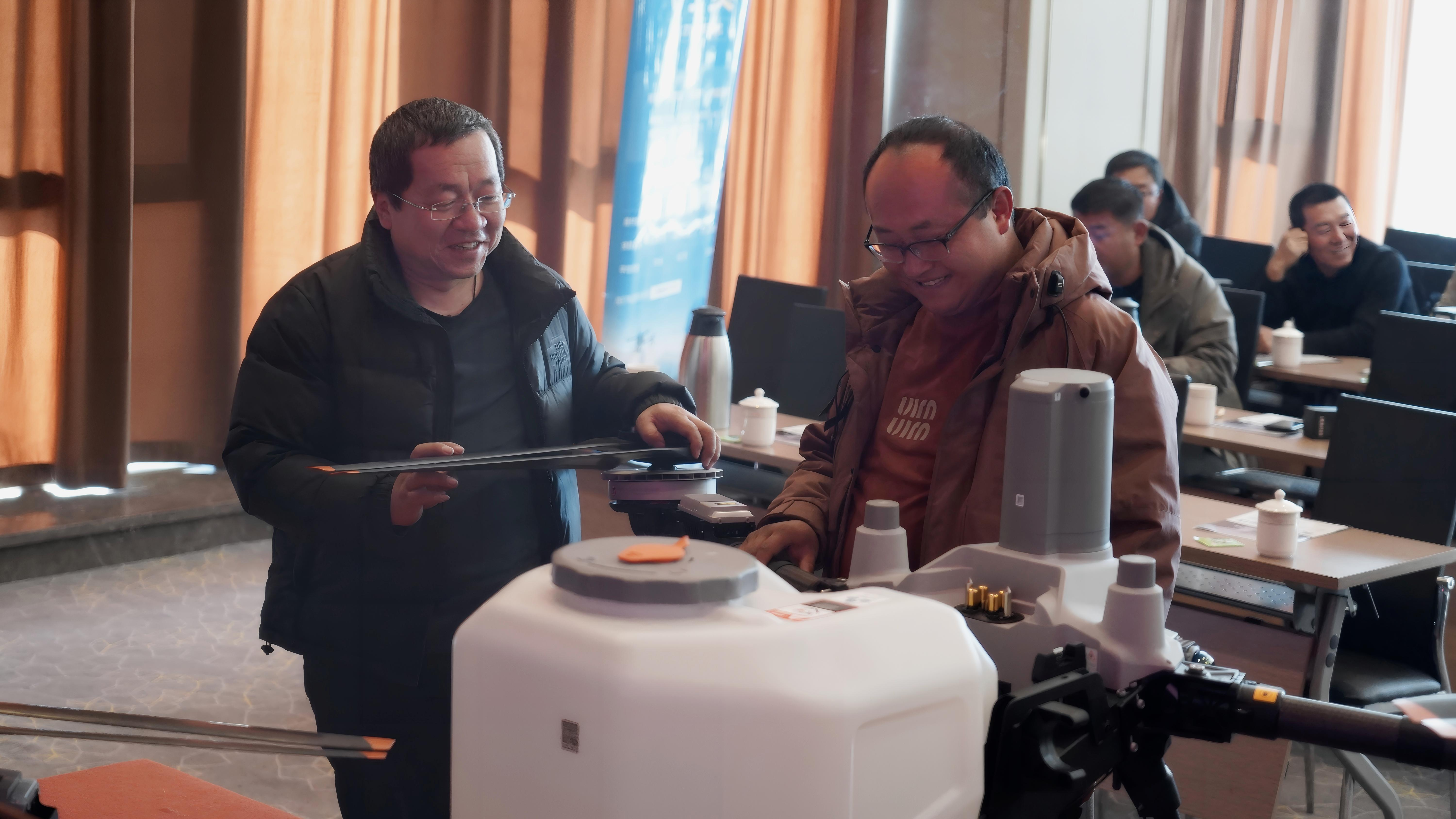 无人机“飞”入农家院 五寨县以科技赋能乡村振兴(图2)