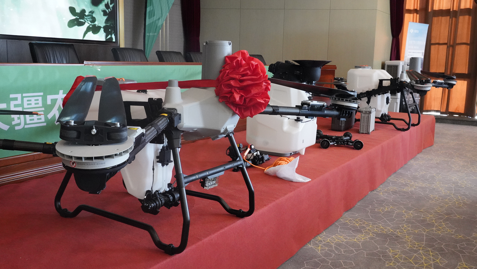 无人机“飞”入农家院 五寨县以科技赋能乡村振兴(图3)