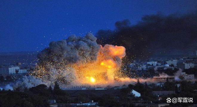 榛树弹道导弹大开杀戒 大型兵工厂瞬间被夷平：上千人一个没跑掉如果不是泽连斯基安排无人机炸普京馆邸俄罗斯也不会这样报复(图2)