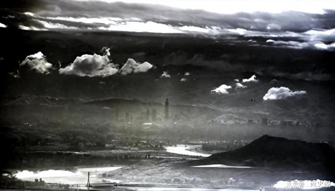 美机被驱离！解放军演练斩首行动多种先进武器参演