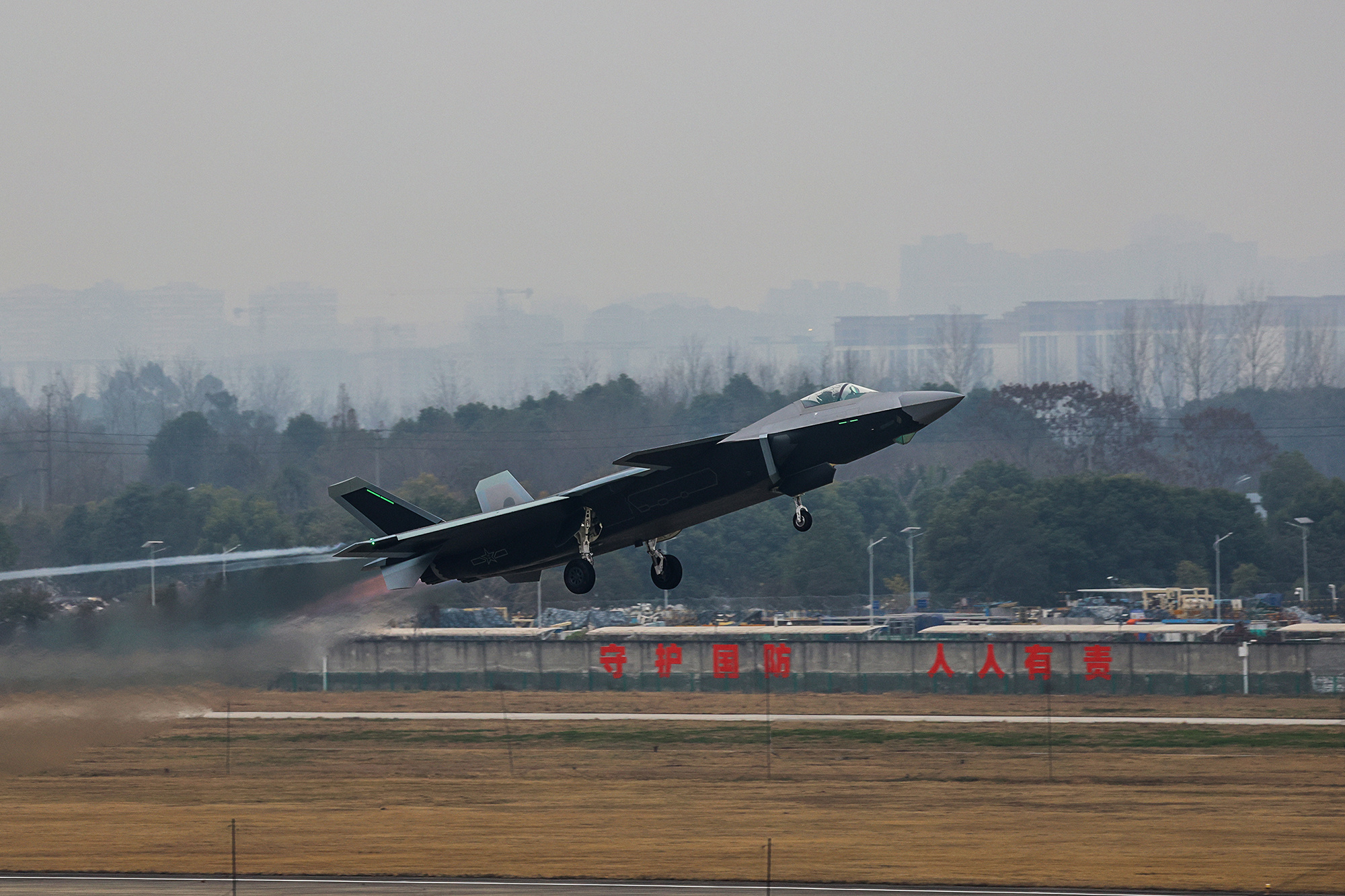 一周军评:歼-20A的“两新融合”F-35肯定觉得眼熟-扬基(图5)