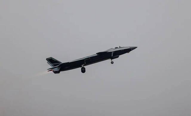 两新融合开新局 航空工业成飞成功完成体系化试飞