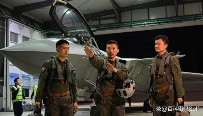 歼20A或具备指挥无人机作战能力 重塑空战规则