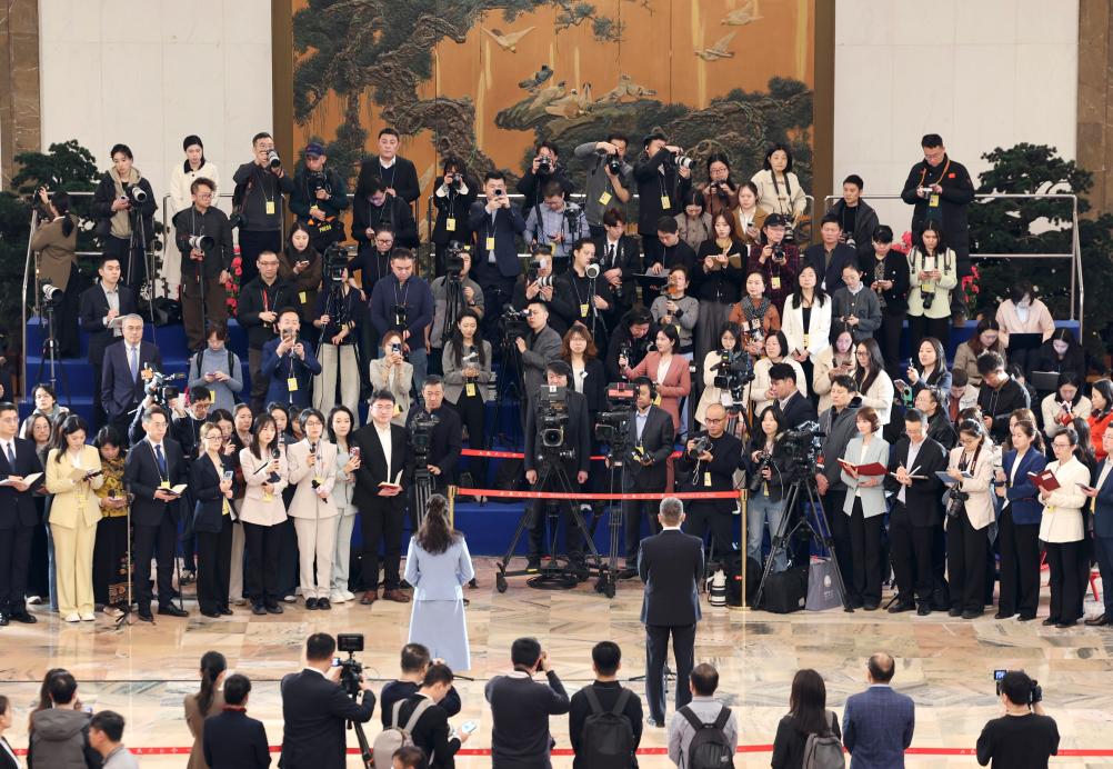 从全国两会看全过程人民民主新实践(图14)