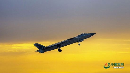 这支部队的官兵注重思考和践行如何当好“僚机”(图1)