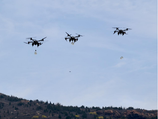 中岳嵩山演练“空中奇兵”：中国移动5G-A无人机地空协同作战护青山(图1)