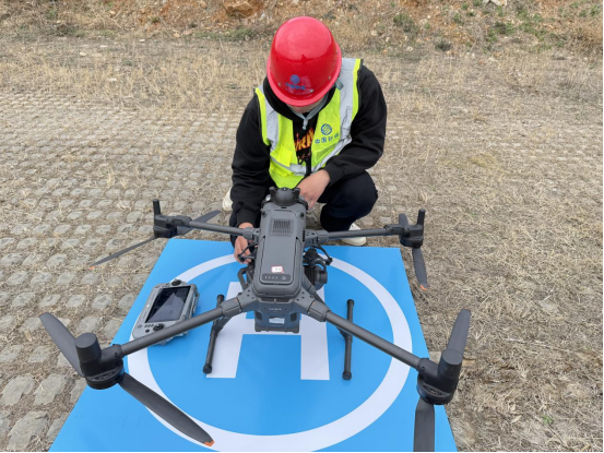 中岳嵩山演练“空中奇兵”：中国移动5G-A无人机地空协同作战护青山(图4)