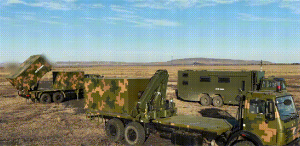 3秒一架！中国无人机蜂群铺天盖地饱和突击(图1)