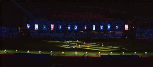 MOVA驭风者携手“苏超”刷新无人机挂载飞屏世界纪录！