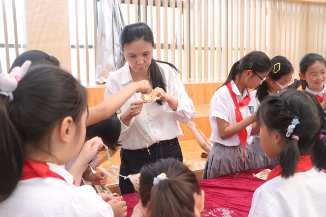 国家发展改革委：加大大载重固定翼无人机、长航时垂直起降航空器等新型航空器研制(图1)